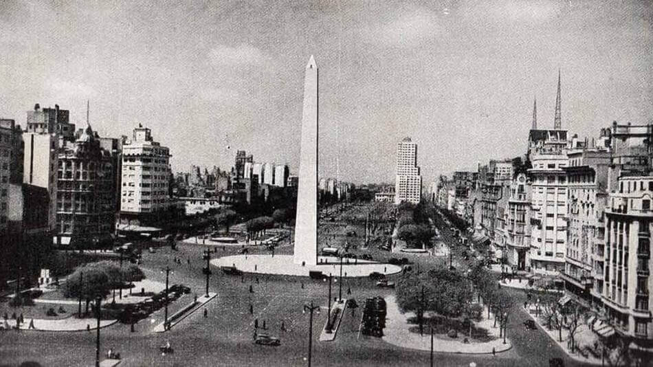 Обелиск в Буэнос-Айресе